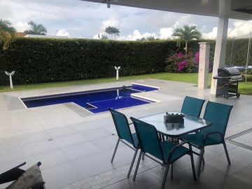 ESPECTACULAR CASA EN SAN JOSE DE LAS VILLAS