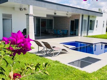 ESPECTACULAR CASA EN SAN JOSE DE LAS VILLAS