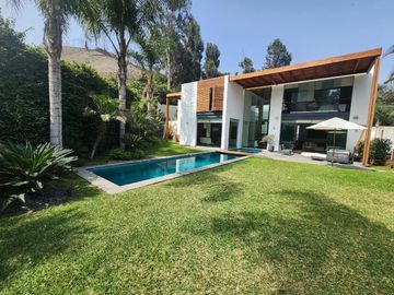 CASA EN LA PLANICIE