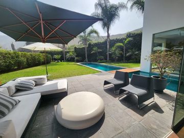 CASA EN LA PLANICIE
