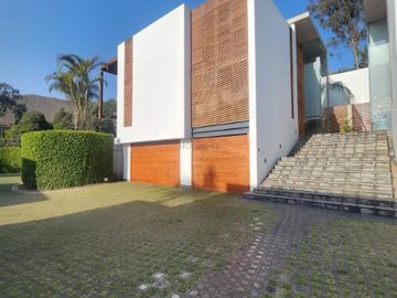 CASA EN LA PLANICIE