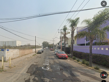 Casa en venta 98m2, 3 recamaras en Parques De Tlaquepaque.