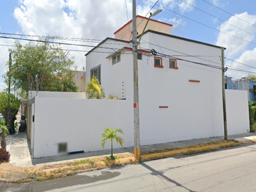 BONITA CASA EN CANCUN A 10 MIN DE PLAZA LAS AMERICAS