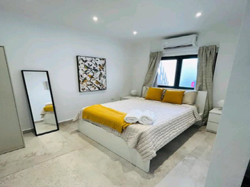 AMPLIA CASA EN CANCUN MUY CERCA DE LA PLAYA CON AMPLIO JARDIN