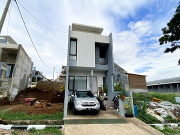 Rumah Baru 2 Lantai Hanya 2KM dri Jl AH Nasution Arcamanik Ujungberung