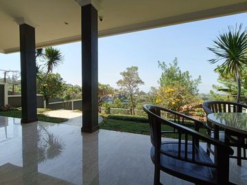 RUMAH LUX MODERN SEMI VILLA DOWNSLOPE PERUMAHAN EXCLUSIVE RESOR DAGO PAKAR BANDUNG UTARA