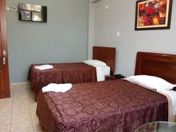 Alquiler De Hotel Amoblado En Huanchaco Con 20 Habitaciones (GAPONTE)