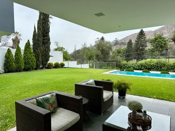 Venta espectacular residencia Urb. La Planicie 1ra etapa, La Molina. Vista al golf