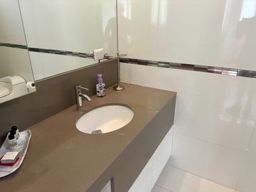 Venta espectacular residencia Urb. La Planicie 1ra etapa, La Molina. Vista al golf
