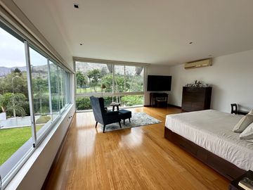 Venta espectacular residencia Urb. La Planicie 1ra etapa, La Molina. Vista al golf