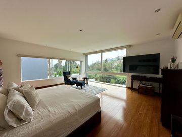 Venta espectacular residencia Urb. La Planicie 1ra etapa, La Molina. Vista al golf