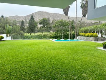Venta espectacular residencia Urb. La Planicie 1ra etapa, La Molina. Vista al golf