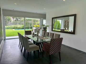 Venta espectacular residencia Urb. La Planicie 1ra etapa, La Molina. Vista al golf