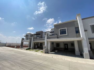 CASA CON CISTERNA A UNA HORA DE LA CDMX