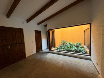 Venta linda casa  muy cerca a Chacarilla. Surco