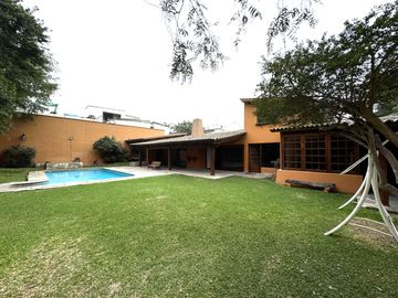 Venta linda casa  muy cerca a Chacarilla. Surco