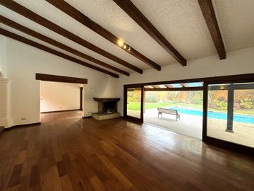 Venta linda casa  muy cerca a Chacarilla. Surco