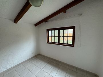 Venta linda casa  muy cerca a Chacarilla. Surco