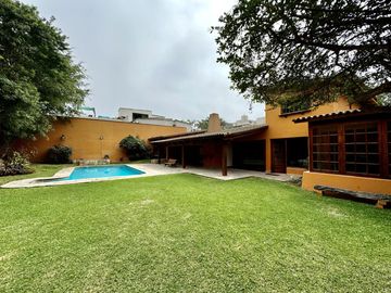Venta linda casa  muy cerca a Chacarilla. Surco