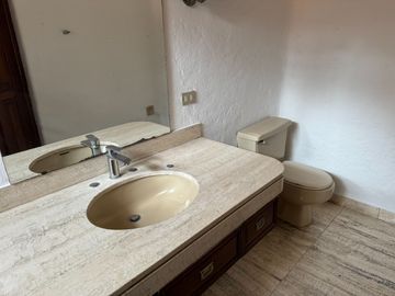Venta linda casa  muy cerca a Chacarilla. Surco