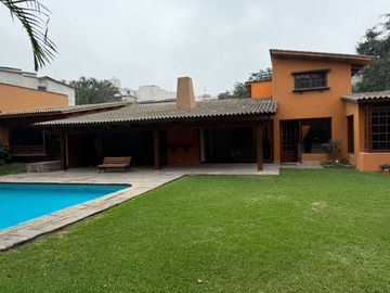 Venta linda casa  muy cerca a Chacarilla. Surco