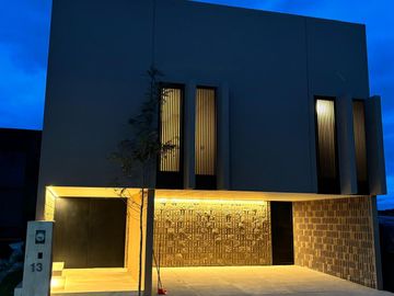 VENTA CASA EN LA VISTA DENTRO DE LA COFRADÍA CON ROOF GARDEN Y VISTAS ESPECTACULARES