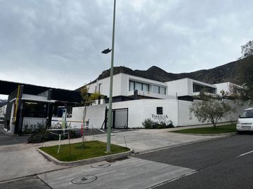 SE VENDE CESIÓN DE PROMESA - TOWNHOUSE NUEVO, POR ESTRENAR - 3D2B2E1BOD. - SAN CARLOS DE APOQUINDO