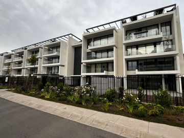 SE VENDE CESIÓN DE PROMESA - TOWNHOUSE NUEVO, POR ESTRENAR - 3D2B2E1BOD. - SAN CARLOS DE APOQUINDO