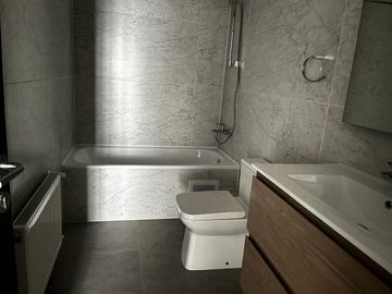 SE VENDE CESIÓN DE PROMESA - TOWNHOUSE NUEVO, POR ESTRENAR - 3D2B2E1BOD. - SAN CARLOS DE APOQUINDO