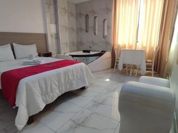 VENDO EDIFICIO / HOTEL FULL EQUIPADO CON TERRAZA, LISTO PARA GENERAR INGRESOS DESDE EL 1er DÍA, cerca del Aeropuerto Jorge Chavez