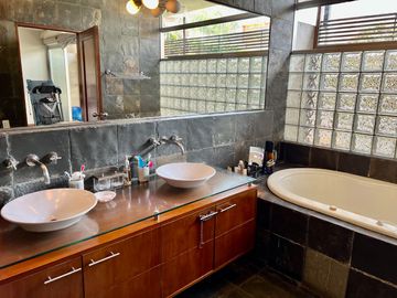 Venta moderna casa Urb. La Molina Vieja
