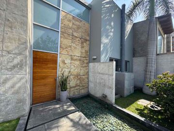 Venta moderna casa Urb. La Molina Vieja