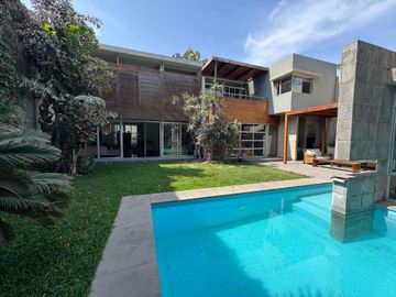 Venta moderna casa Urb. La Molina Vieja