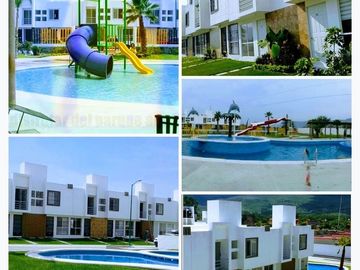 CASA CON ALBERCA Y PARQUE ACUATICO AL SUR DE MORELOS