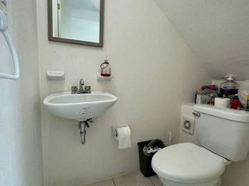 CASA CON ALBERCA Y PARQUE ACUATICO AL SUR DE MORELOS