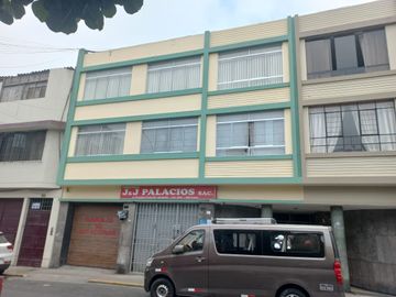 VENDO AIRES EN 4TO PISO EN ZONA COMERCIAL DE SURQUILLO