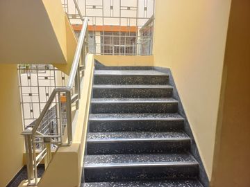 VENDO AIRES EN 4TO PISO EN ZONA COMERCIAL DE SURQUILLO