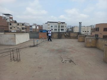 VENDO AIRES EN 4TO PISO EN ZONA COMERCIAL DE SURQUILLO