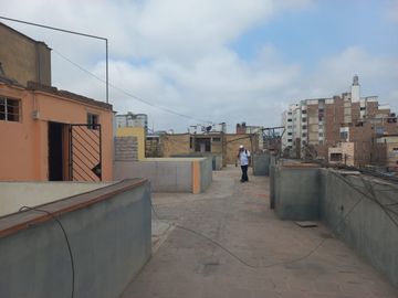 VENDO AIRES EN 4TO PISO EN ZONA COMERCIAL DE SURQUILLO