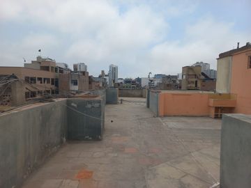 VENDO AIRES EN 4TO PISO EN ZONA COMERCIAL DE SURQUILLO