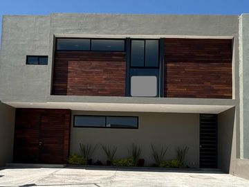 ESTRENA CASA EN VENTA FRACC.VALLE DE JURIQUILLA 3 RECÀMARAS AMENIDADES