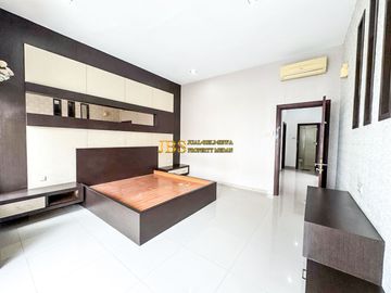 Dijual Villa Fully Furnished Komplek Cemara Asri Jalan Azalea IV