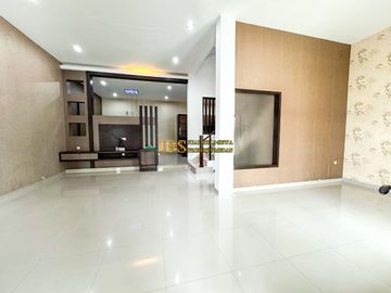 Dijual Villa Fully Furnished Komplek Cemara Asri Jalan Azalea IV