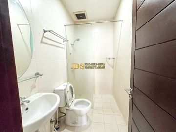 Dijual Villa Fully Furnished Komplek Cemara Asri Jalan Azalea IV