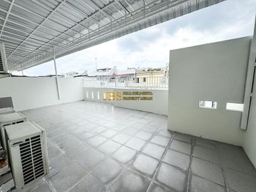 Dijual Villa Fully Furnished Komplek Cemara Asri Jalan Azalea IV