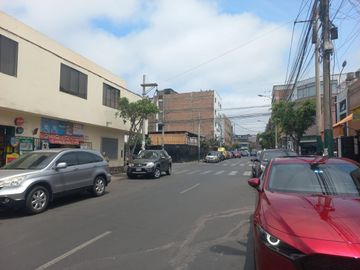 VENDO EXTENSOS AIRES  4TO PISO EN JIRON DANTE SURQUILLO