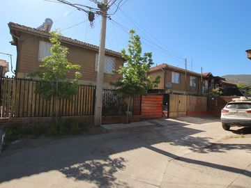 Se Vende Casa En Puente Alto - Calle Lago del Parillar