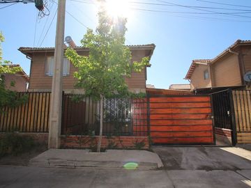 Se Vende Casa En Puente Alto - Calle Lago del Parillar
