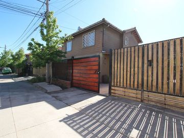 Se Vende Casa En Puente Alto - Calle Lago del Parillar