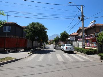 Se Vende Casa En Puente Alto - Calle Lago del Parillar